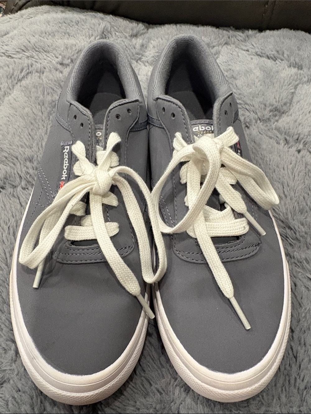 NWOT Women’s 5.5 Reebok Gray Low-Top Sneakers with White Laces